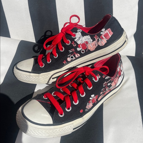 VTG! RARE FIND! Converse How The Grinch Stole Christmas! - Picture 4 of 14